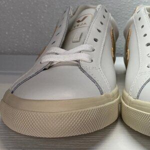 VEJA Women’s Esplar Leather Sneakers – White, Size 7